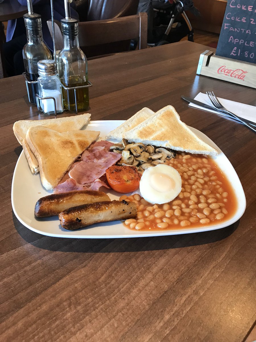 Mioscoffeebar's tweet photo. A freshly made full English breakfast! 🥚

With two slices of bacon, two juicy pork sausages, poached or scrambled egg, mushrooms, beans, grilled tomato and two slices white or wholemeal toast 🥓

All breakfasts are cooked fresh on the grill, grease and oil free 🍳 https://t.co/aVndopiCP2