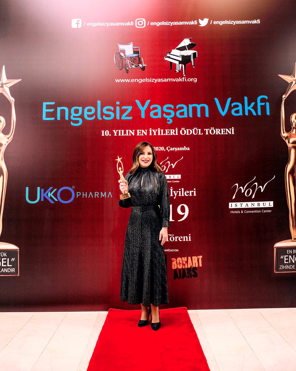 Engelsiz Yaşam Vakfı'nın 10. Yılın En İyileri Ödül Töreni'nden bir kare ile haftaya başlangıç yapalım. 
Unutmayalım, bu bir ekip işi.  ❤️
Mutlu haftalar. <a href="/Engelsizyasamtr/">Engelsiz Yaşam Vakfı</a>