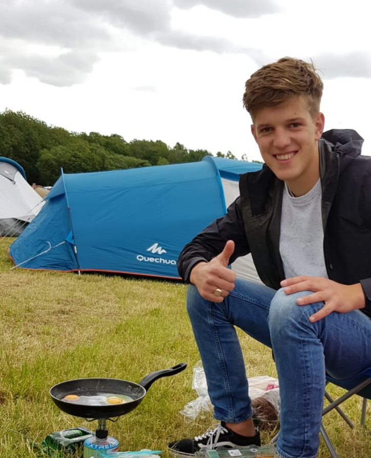 Kamer in (of vlak bij) Utrecht gezocht.

Onze gezellige, lieve en handige zoon zoekt een betaalbare kamer in of rond Utrecht. Wie kan helpen? Delen=fijn.

#kamer #utrecht #uithof