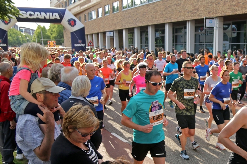 Er staat zaterdag 13 juni 2020 een jubileumeditie op het programma. En dat is voor Stichting Halve Marathon Zwolle aanleiding om te trakteren, want wie jarig is trakteert! Kom jij in aanmerking voor een gratis jubileumticket? #zhm20 #hardlopen #Zwolle bit.ly/37dCBCO