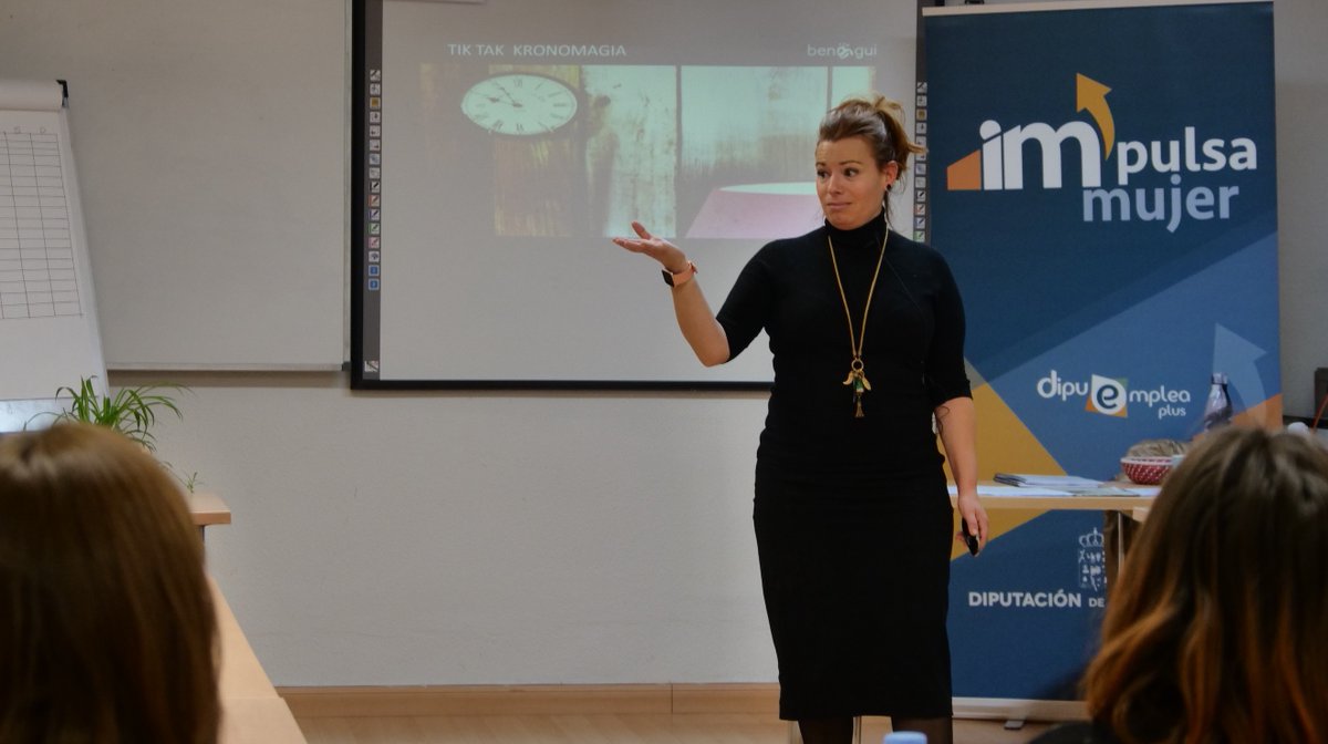DipuEmplea's tweet photo. 📣Hoy el taller formación colectiva de Impulsa Mujer de @dipuguadalajara  pone en valor el recurso del TIEMPO.

⌚️De la mano de Silvia Prieto estamos analizando la compatibilización de horarios, mejorar la planificación y optimizar nuestro tiempo de cara a nuestro proyecto.⌛️📈 https://t.co/UlrR3gdj3V