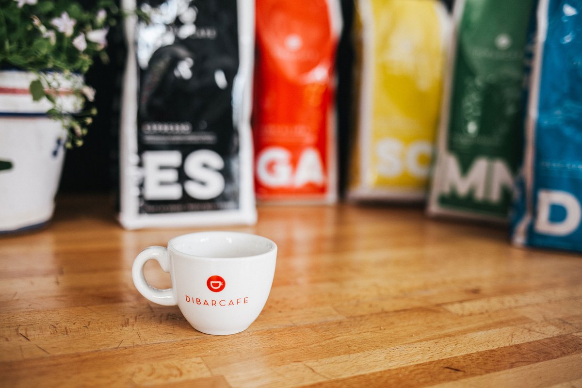 dibarcafe's tweet photo. ¿Listo para el lunes? Taza vacía y cafés preparados: ¿cual te vas a hacer hoy? #dibarcafe #espresso #barcelona #coffee #cafe #roasters #supercrema #granaltura #mundonovo #descafeinado #cafeina #happymonday #cafeteros #cafeteria #coffeeshop #coffeelovers #cafeadictos #felizlunes https://t.co/we6kJ7Prer