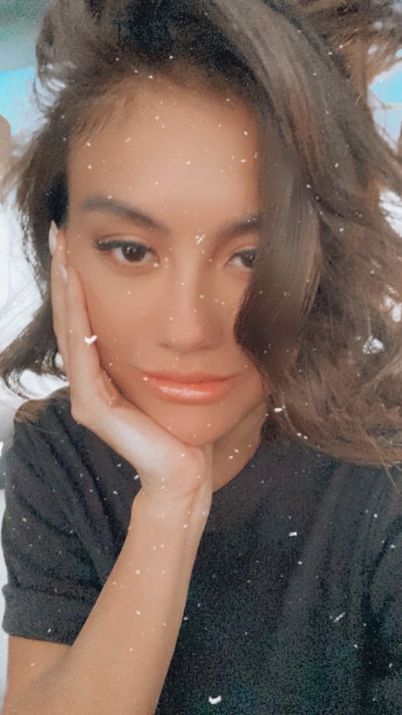hiii selamatt sore semuaa 🥰 ini adaa foto dari gorgeous <a href="/agnezmo/">AGNEZ MO</a> 😍✨ ayo jangan lupaaa voting terus sebanyak2nya ya 💛 RT dan Replies terus menggunakan hashtag #Agnation #BestFanArmy #iHeartAwards