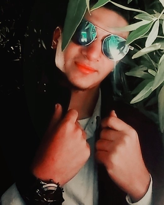 7_rateb's tweet photo. آمسگ فَ آلُلُحٍظًہ آلُحٍلُۆہ 🌹
عشُآنْ مبْتٌتٌگررشُ تٌآنْيَ 〽️🔱 https://t.co/zvry9vkmLC