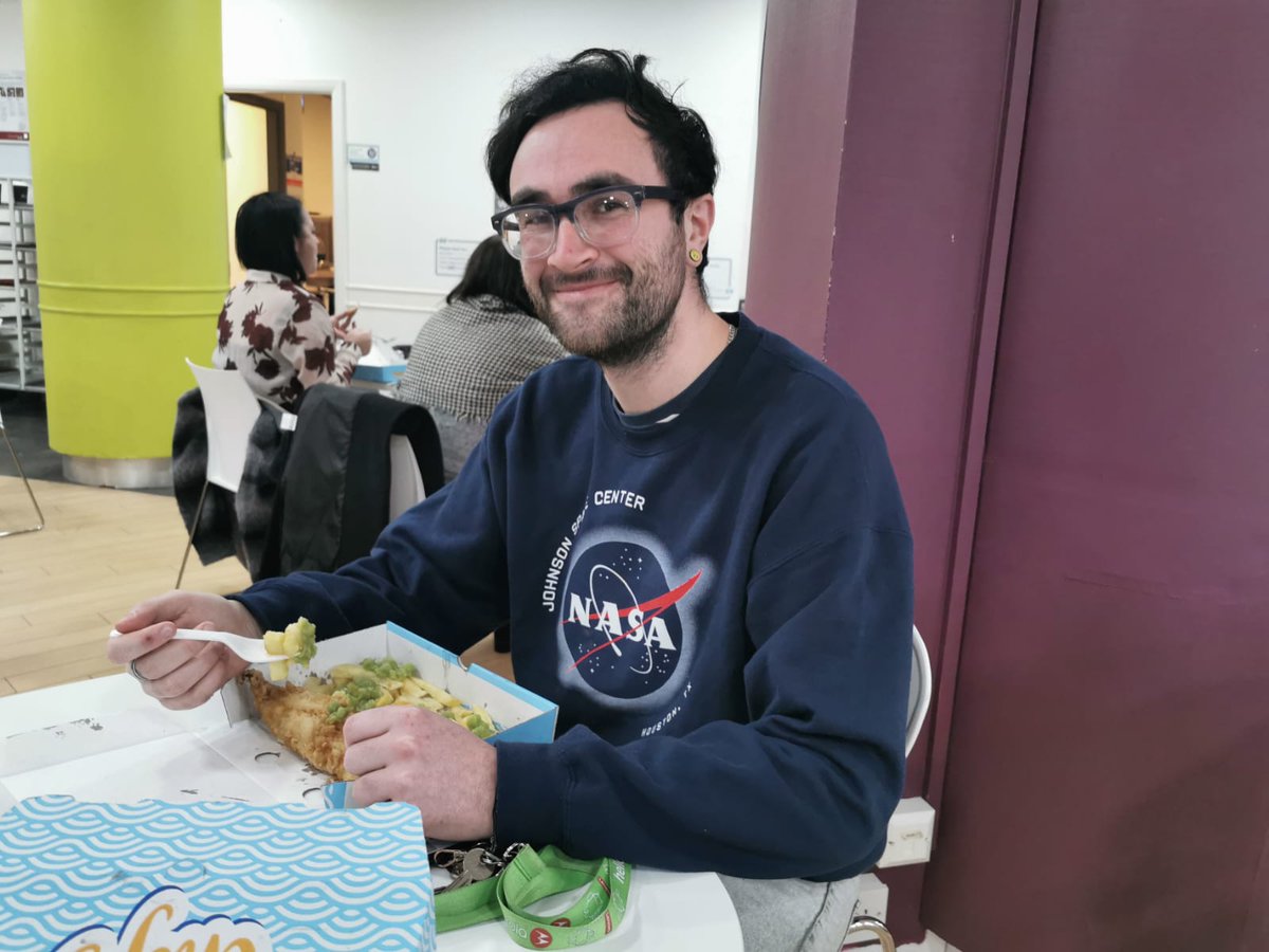 ResQCS's tweet photo. Last Friday was 'Free Fish and Chips Friday' for all our employees here at ResQ. Take a look at some of the pictures taken on the day! 🐟🍟

#FeedTheTroops #FishAndChips #FishAndChipsFriday #Work4ResQ #GreatPlaceToWork #TeamResQ https://t.co/Y2I4WibguY