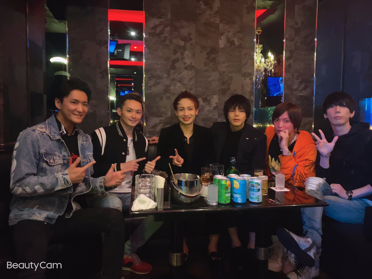 TOPDANDYTOKYO's tweet photo. TOKYO 幸樹の呟き
昨日は #グルダンから
#TOPDANDYIOS 楽幹部補佐
#TOPDANDYPREMIERE 武田智也
遊びに来てくれました🤗
凌駕が下半期未経験ランキングを
戦った仲間にしかわからない
戦友の様な仲間意識
すごく好き
Playerにしか
わからない空気感✨
戻ろうかな🤔
嘘です
#トプトキ #TOKYOに集まれ https://t.co/m1QmTHggBY