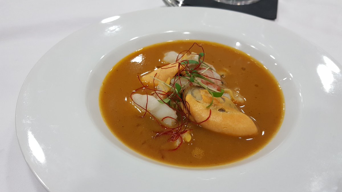 Plats del dinar de socis amb <a href="/tomeu007/">tomeu marti</a> del restaurant #arume #tàrtar #cruixent_popambceba_mojoasiatic #curri_peix_marisc #bacalla_bolets_colflori_tòfona