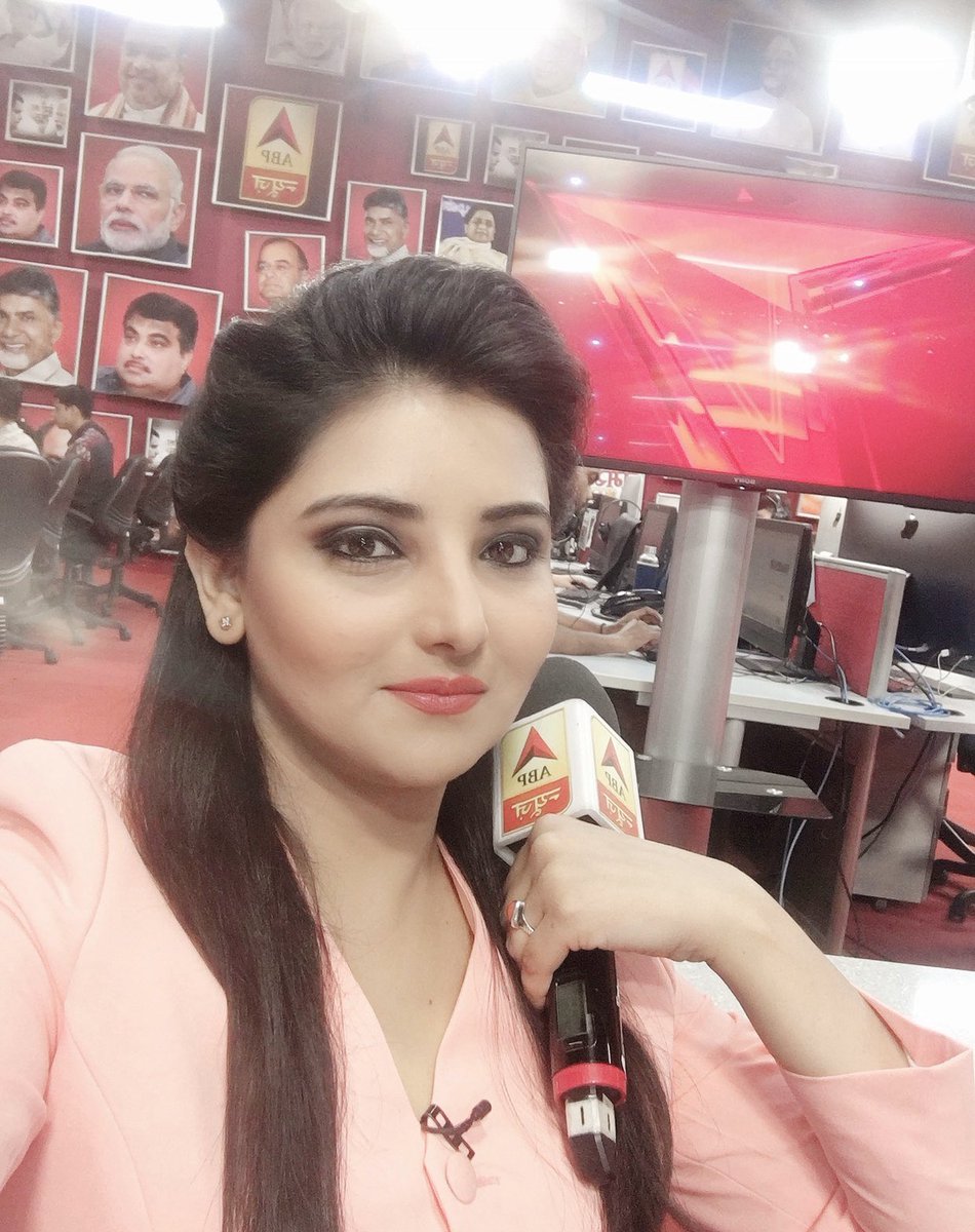 ASTHAKAUSHIK_'s tweet photo. Which one is better...🤔 Without Make-up OR Make-up? 😛 https://t.co/RskpVORav7