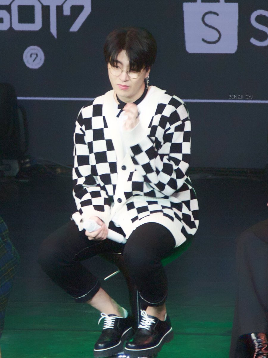 I know you’ve all been waiting for this. Choi Youngjae’s ankles: a thread.  @GOTYJ_Ars_Vita  #Youngjae  #영재  @GOT7Official  #GOT7    #갓세븐