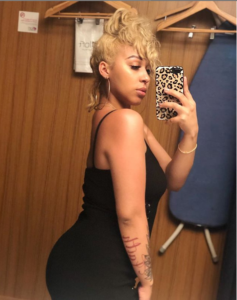 amberlyyyy2's tweet photo. gotchu wishing it was two of me 😏 https://t.co/dRgOl49oug