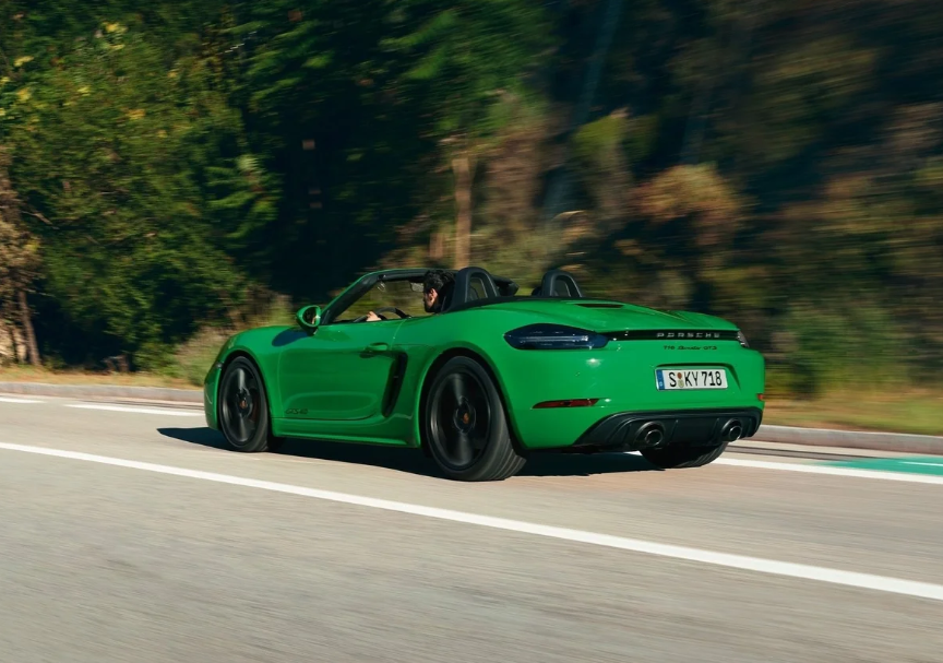 BlueChipDealers's tweet photo. The new 4.0-litre flat-6 boxer motor produces 294 kW and 419 Nm and it'll hit 100 kph from zero in 4.5 seconds and romp onto a top speed of 294 kph. The combination of a free-revving motor and snappy 6-on-the-floor, the Boxster- and Cayman GTS 4.0 should be exhilarating to drive. https://t.co/24t8GI4IZT