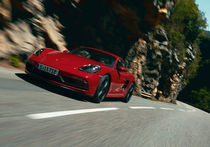 BlueChipDealers's tweet photo. The new 4.0-litre flat-6 boxer motor produces 294 kW and 419 Nm and it'll hit 100 kph from zero in 4.5 seconds and romp onto a top speed of 294 kph. The combination of a free-revving motor and snappy 6-on-the-floor, the Boxster- and Cayman GTS 4.0 should be exhilarating to drive. https://t.co/24t8GI4IZT