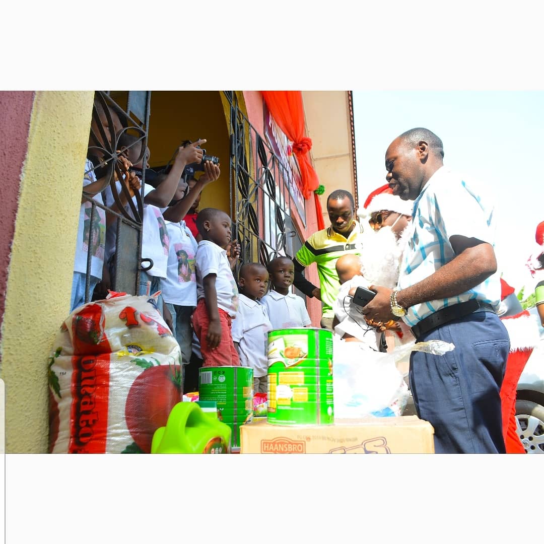 CecyConsult's tweet photo. During the outreach at Ozoro, in Isoko community Delta state, we visited the Aruka-peace international orphanage home.
.
.
.
Bonded and shared the joy of the festive season with these beautiful kids β€
.
.
#FHNXCecyHealth
#Isokocommunity
#santamedics https://t.co/Gmt3Ncv1Ao