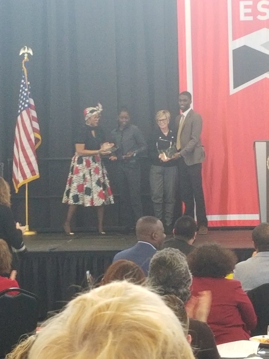 ESU_CMST's tweet photo. Congrats to @KenyaAThompson on being awarded the Dr. Martin Luther King Jr. award @ESUniversity. She definitely has a heart full of love and embraces service. Congrats to you! We are proud of you! https://t.co/LMZKg4pKMu