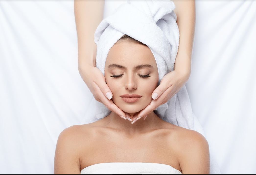 HydraFacial MD: 90 Minutes for $420
The HydraFacial MD includes a Hydropeptide Gift, lymphatic drainage, peel, manual extractions, LED, and a mask. 

#eauspa #eaumoments #eau #thepalmbeaches #palmbeach #southpalmbeach #wpb #bocaraton #delraybeach