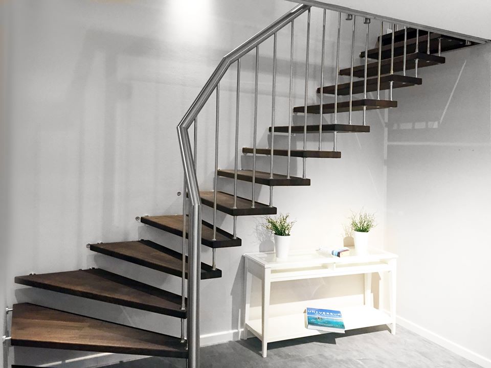 treppenmeister's tweet image. #Materialmix aus Holz und Edelstahl: #Treppenmeister Buchertreppe Modell STAR. Sie überrascht durch die Leichtigkeit ihrer Struktur – die Stufen werden wandseitig im Mauerwerk befestigt und an der Geländerseite durch den Handlauf getragen: treppenmeister.com/de/buchertrepp…