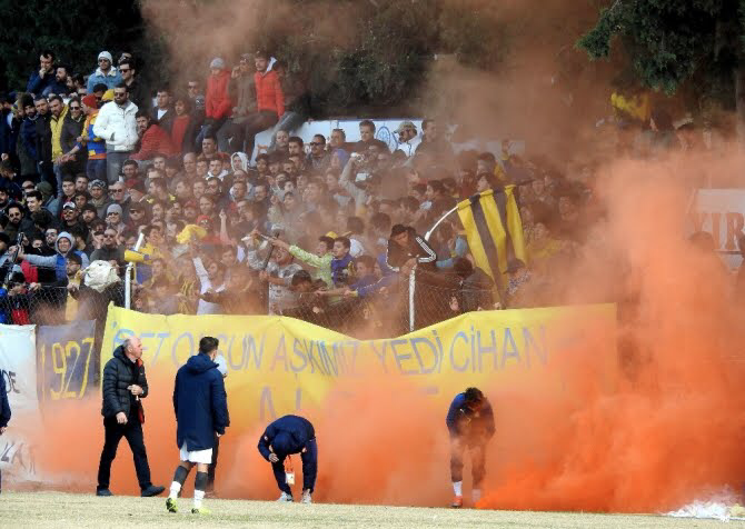 Tribun Dergi (@tribundergi) on Twitter photo Süper Amatör Lig'de Alaçatıspor'un tribünleri Süper Amatör Lig'de Alaçatıspor'un tribünleri