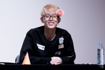 Day6_memory's tweet photo. 160408 용산 팬싸인회 #Jae_memory
제형이만 소화할 수 있는 안경ෆ
#데이식스 #제이 #Day6 #Jae https://t.co/D7PwPsEyYm
