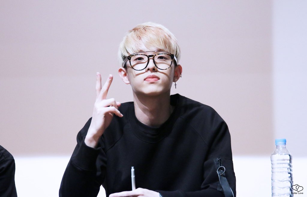 Day6_memory's tweet photo. 160408 용산 팬싸인회 #Jae_memory
제형이만 소화할 수 있는 안경ෆ
#데이식스 #제이 #Day6 #Jae https://t.co/D7PwPsEyYm