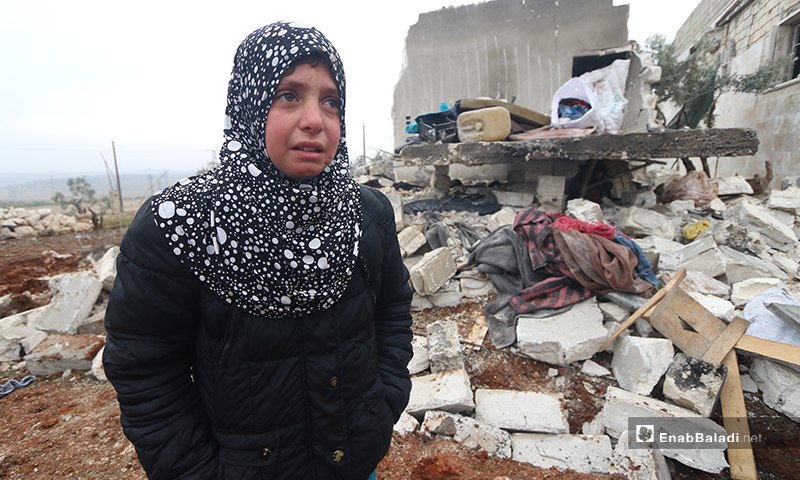 mahmoodtalha22's tweet image. أطفال يبكون أطلال بيتهم الذي دمرته آلة القتل الروسية صباح اليوم في كفر تعال غربي حلب ويبحثون عن زكرياتهم  التي دمرها حقد روسيا

المصدر : عنب بلدي

#TrumpSaveIdlib