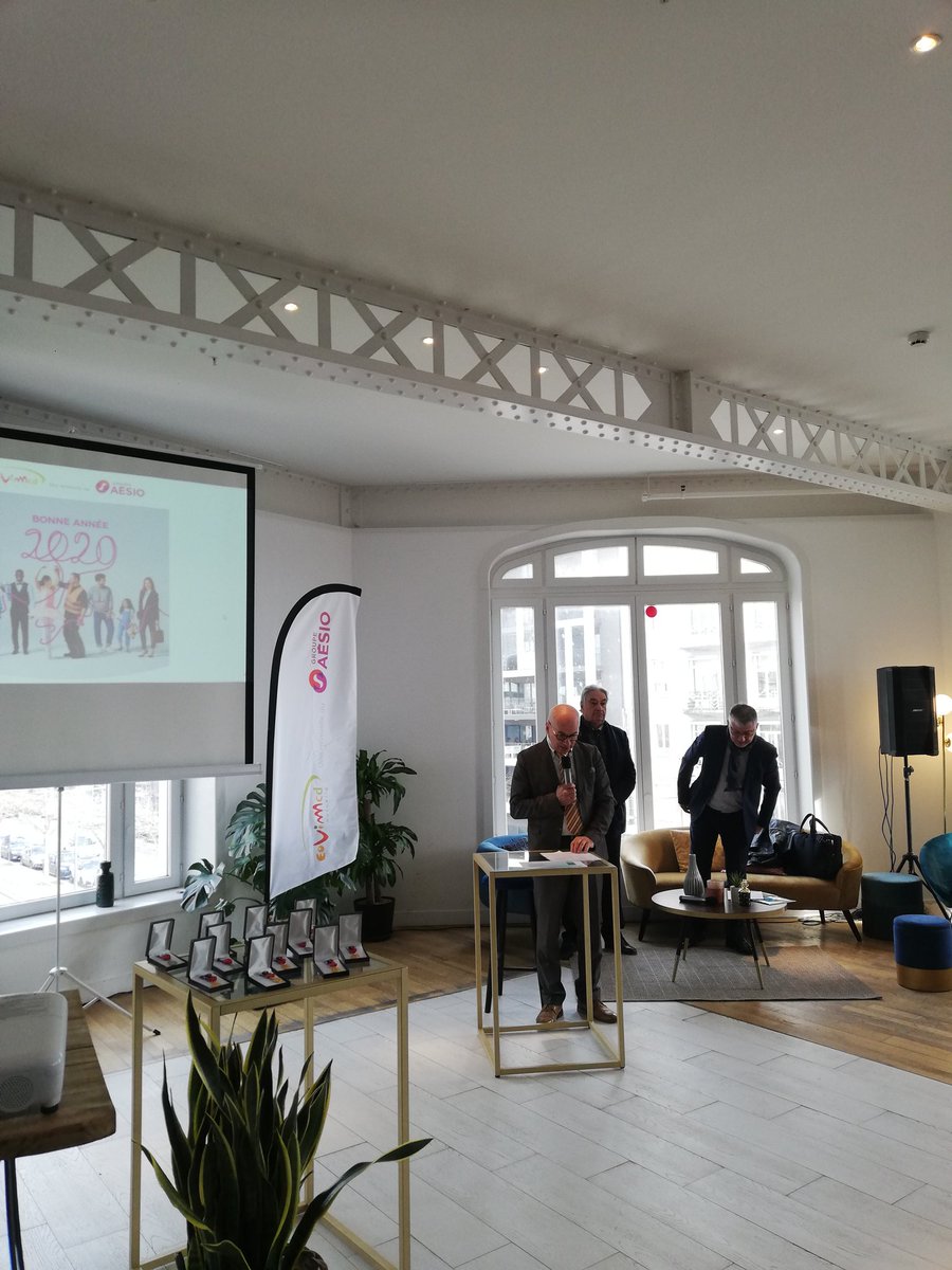 FAGEMarie2's tweet photo. Belle cérémonie des vœux d'@EoviMcd @GroupeAesio à Valence, en présence  de 260 collaborateurs, de notre président Maurice RONAT, notre président du Conseil Territorial @JlPinede et de notre directeur @ericgexcollet. #celienquinousunit https://t.co/hRVEVp5x8E
