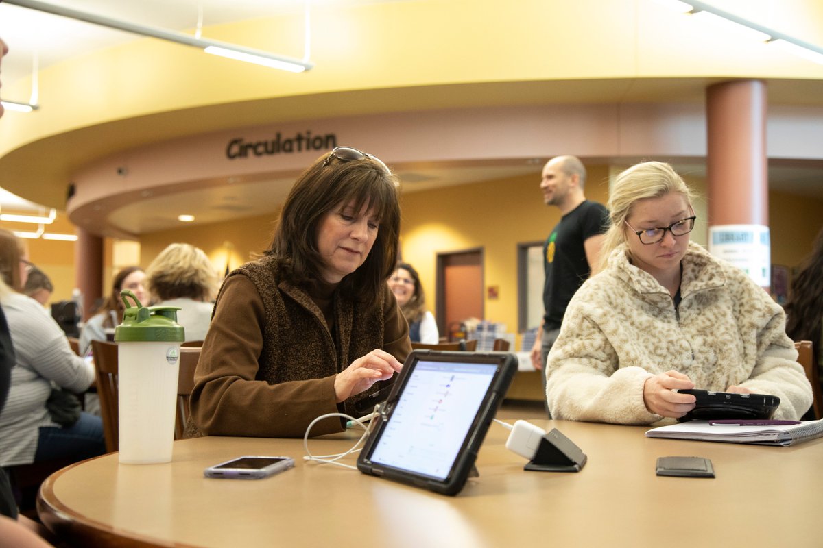 DPISD_Tech's tweet photo. Here we go with round 2! All our teachers are working hard to learn so much more in 2020 #empoweryourlearning #dptech2020 https://t.co/v0sIpLAEwb