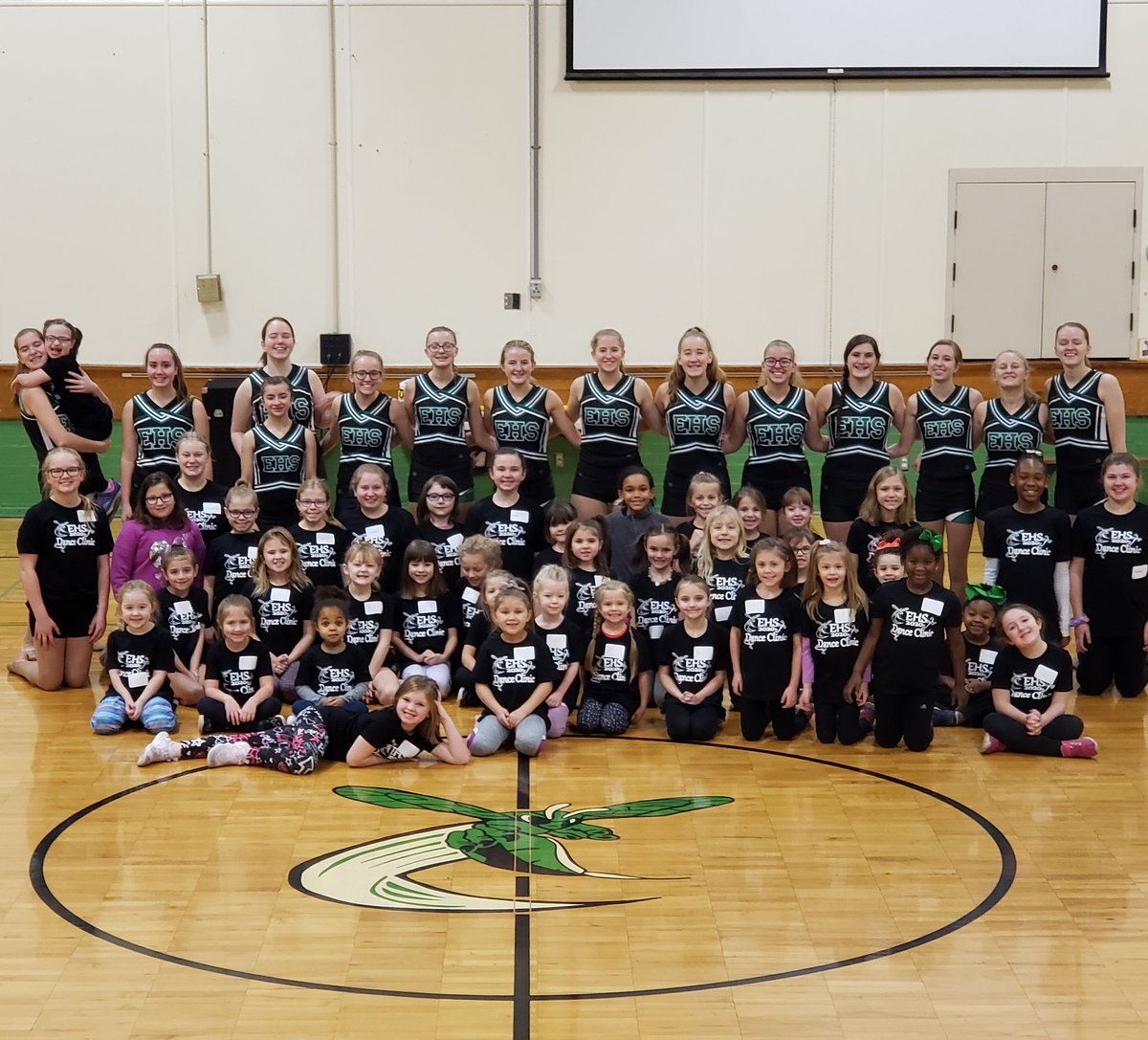 DanceEureka's tweet photo. We started our morning with this crew #EHSPride @EHSHornets https://t.co/RFjPQOkJyy