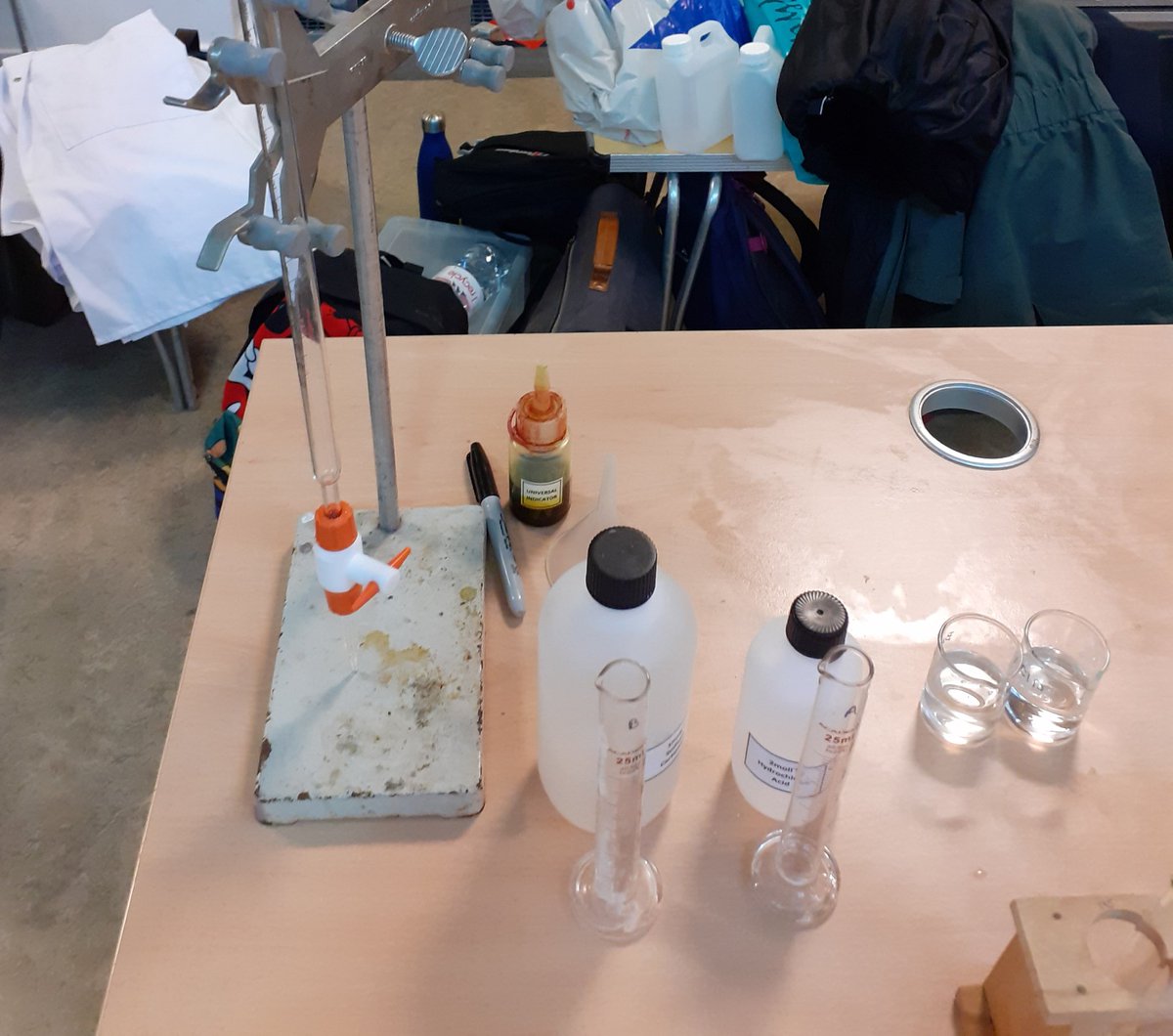 missmeechansci's tweet image. Day 2 Of Professional Specialisation Doing Primary Science 🧪 Doing Acids &amp;amp; Bases, Rainbow Reactions &amp;amp; The Jelly Baby Experiment #strathpgde #learningactivity