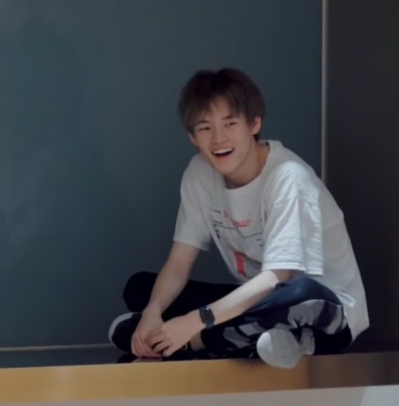 —200120 (day 20)love !! tds in mnl details were just released and i dont think i can make it :( thought i might not, always remember that u& #39;re my sunshine <3 i love you with all my heart </3 i wanna see u but chances are really slim :((