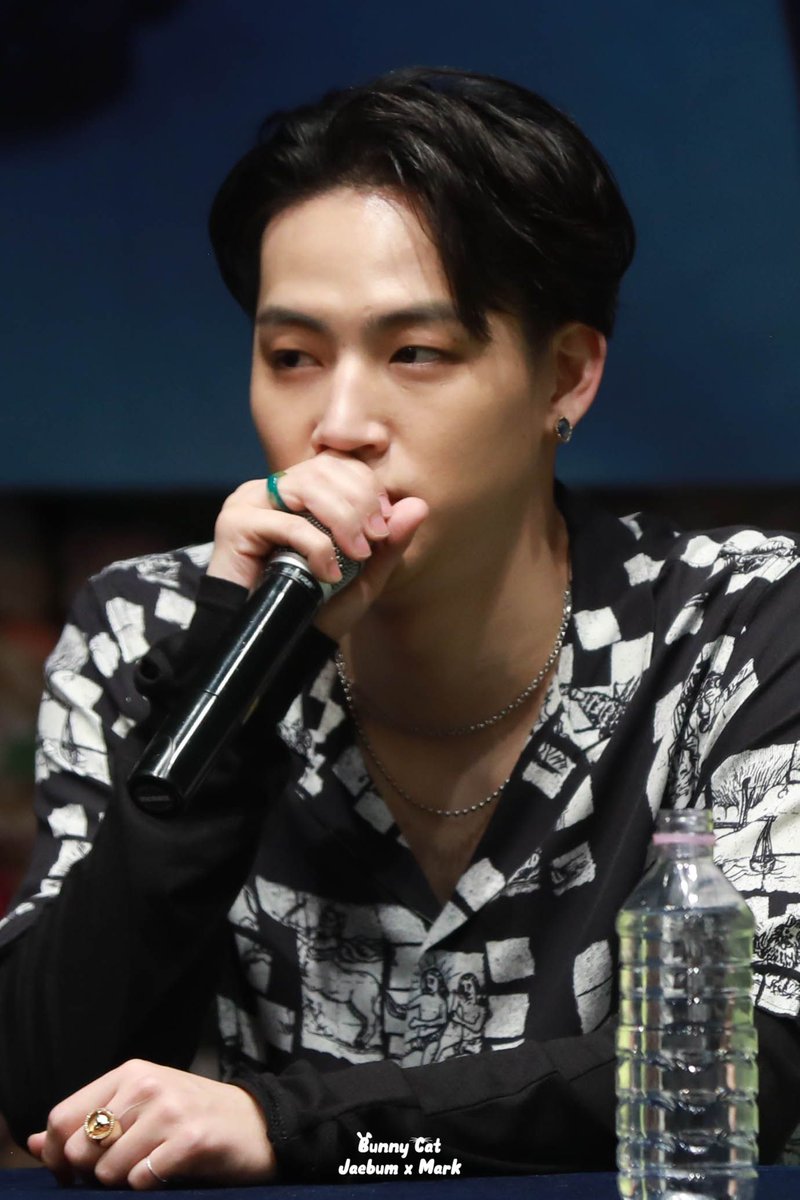 BunnyCat_Bmark's tweet photo. 190601 Sinchon Fansign 🐰🐱

#GOT7 #갓세븐 #JB #제이비 #JAEBUM #MARK #마크 #Bmark #Markbum https://t.co/ah0ZxMJ0HU