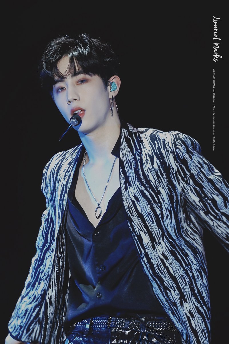 limerentmarks's tweet photo. @mtuan93 sexy handsome and dangerous man ⚠️ 
imdeadbye.. ⚰️

@mtuan93 #OnYourMARK 
#MARK #마크 #MarkTuan #段宜恩
#GOT7 #갓세븐 https://t.co/RM6LnH0eC6
