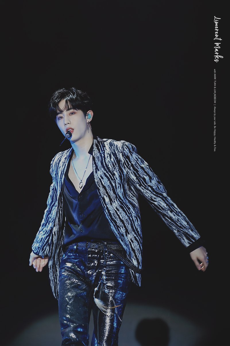 limerentmarks's tweet photo. @mtuan93 sexy handsome and dangerous man ⚠️ 
imdeadbye.. ⚰️

@mtuan93 #OnYourMARK 
#MARK #마크 #MarkTuan #段宜恩
#GOT7 #갓세븐 https://t.co/RM6LnH0eC6