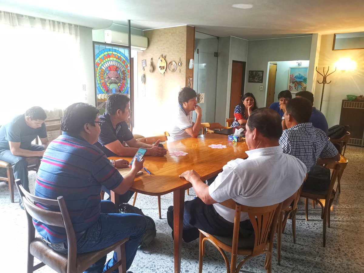 evoespueblo's tweet photo. Sostuvimos una reunión, desde muy temprano, con las hermanas y hermanos dirigentes de las direcciones departamentales del MAS-IPSP y delegación del Trópico quienes expresaron su compromiso por recuperar una democracia plena en #Bolivia; su convicción es nuestra fortaleza. https://t.co/avKx49mAEU