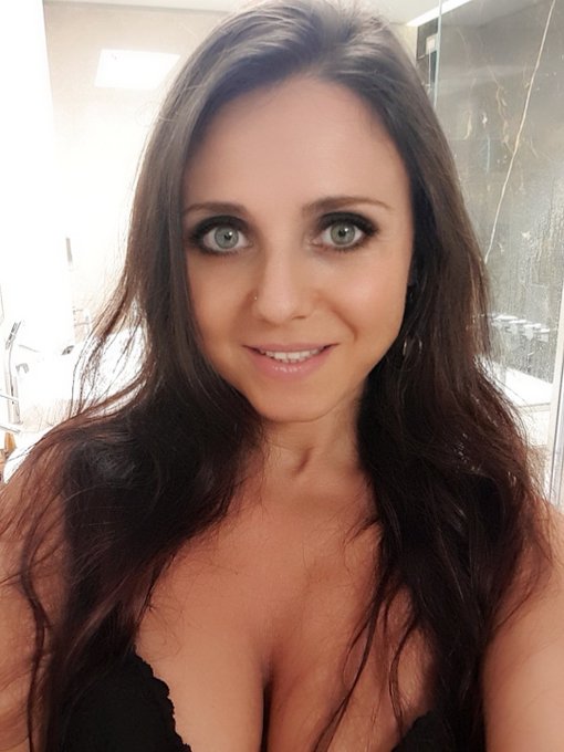 Fight off #bluemonday ! 😛 #silviabianco #happygirl #vegangirl #globetrottergirl 🌏 https://t.co/Tukti<a href="/tag/bluemonday"class="tags">#bluemonday</a><a href="/tag/silviabianco"class="tags">#silviabianco</a><a href="/tag/happygirl"class="tags">#happygirl</a><a href="/tag/vegangirl"class="tags"><span>#vegangirl</span></a><a href="/tag/globetrottergirl"class="tags"><span>#globetrottergirl</span></a>