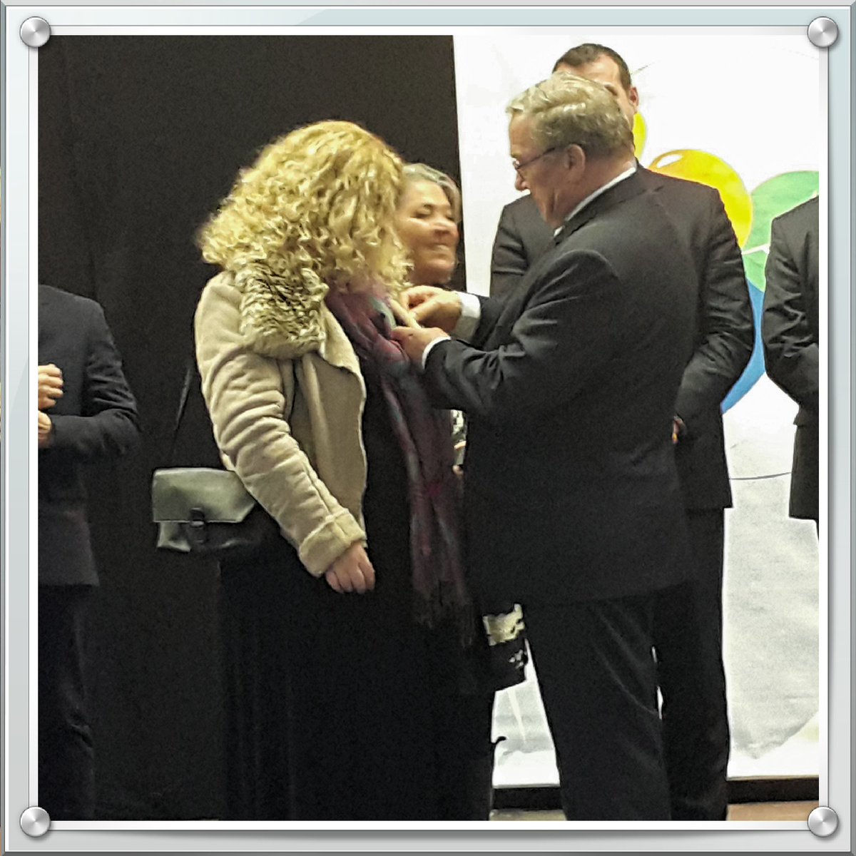 ●■ J'ai remis avec beaucoup de plaisir et d'émotion la médaille de Vermeil pour 30 ans de service à Mme Élisabeth Happé-Ory lors des vœux 2020 de la communauté de communes Terre d'auge ■●