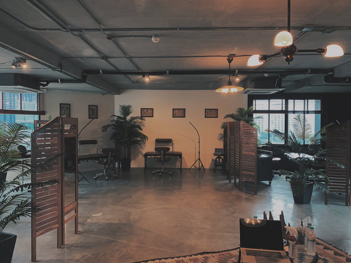 itrealmertk's tweet photo. เพื่อนเล่นกิจกรรมทางfacebook ของร้านแล้วโชคดีได้สักฟรีกับร้านสัก The Central Ink ทองหล่อ ซ.5 คือดีมาก งานเนี๊ยบ งานสวย บริการก็ดีอีกด้วย ช่างมีคุณภาพ บรรยากาศร้านก็เป็น private สุดๆ ชอบมากกกกกกก #รีวิวร้านสัก https://t.co/QdOfrWtPD3