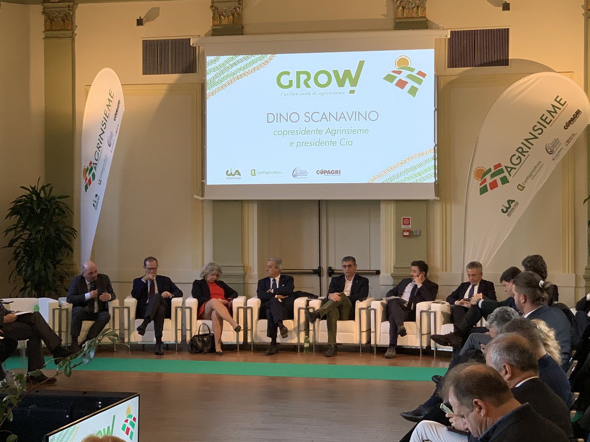 Agrinsieme's tweet photo. #GrowBologna: interventi dell'assessore del #Piemonte #Protopapa, del presidente della Comagri #Camera #Gallinella e del copresidente di #Agrinsieme #Scanavino. https://t.co/gzyhJm1AGc