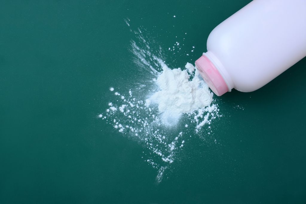 gynmarseille's tweet photo. C'est une rumeur vieille de 50 ans qui prend fin : le talc sur les parties intimes des femmes ne serait en rien responsable de cancers des ovaires !
https://t.co/3HgJLY4UvL
#cancer #gyn #FakeNews #gyneco https://t.co/OXCN8nObn7