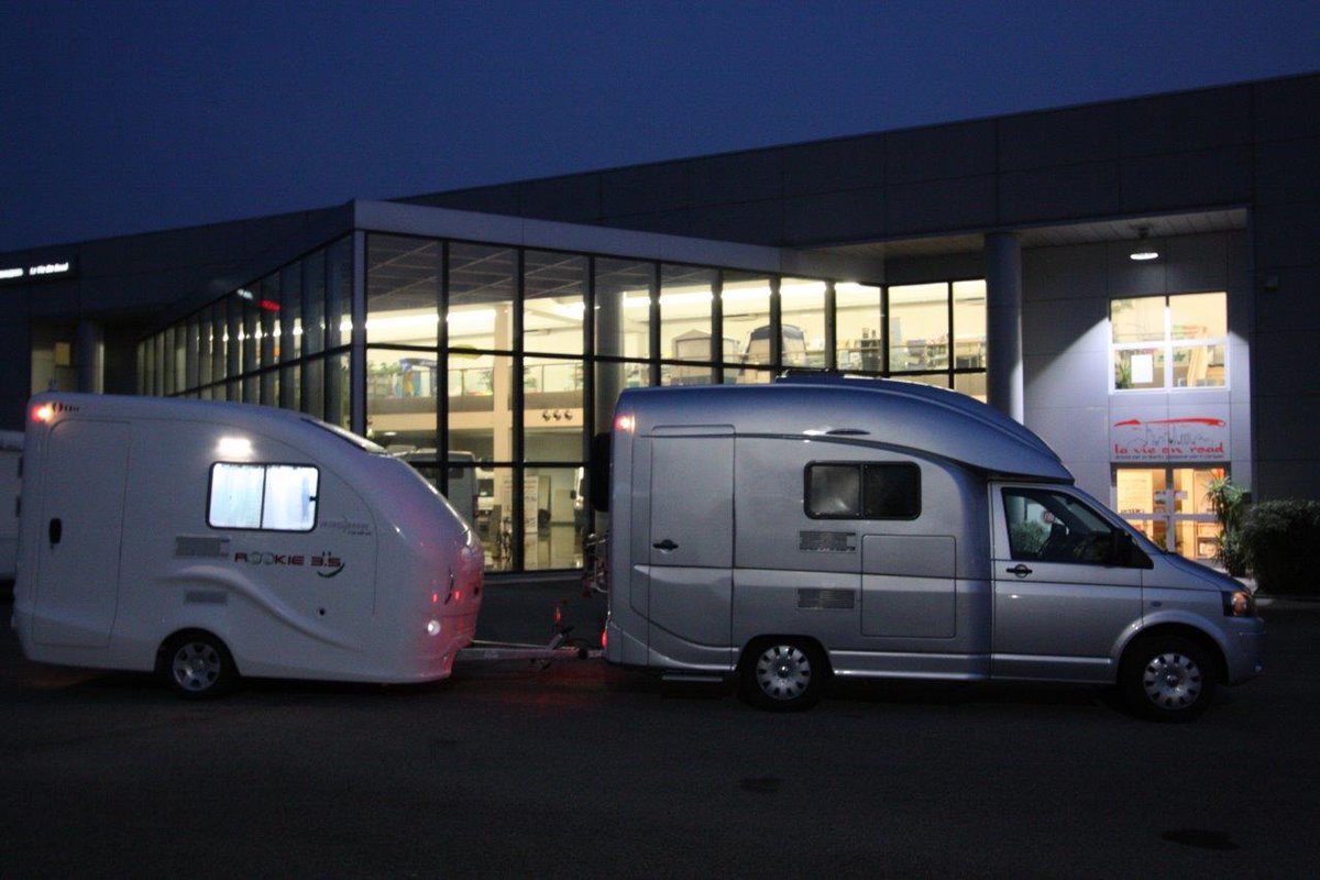 Wingamm1's tweet image. What about our smallest, tiny, stylish vehicles ever ?
Micros towing our Rookie 3.5.
Such a romantic couple 🥰 isn't it ?

#wingamm #monocoque #fiberglass #wintercamping #lifestyle #wintercomfort #travel #Italy #vanlife #rv #rvlife #minicamper #minicaravan #caravan #motorhome
