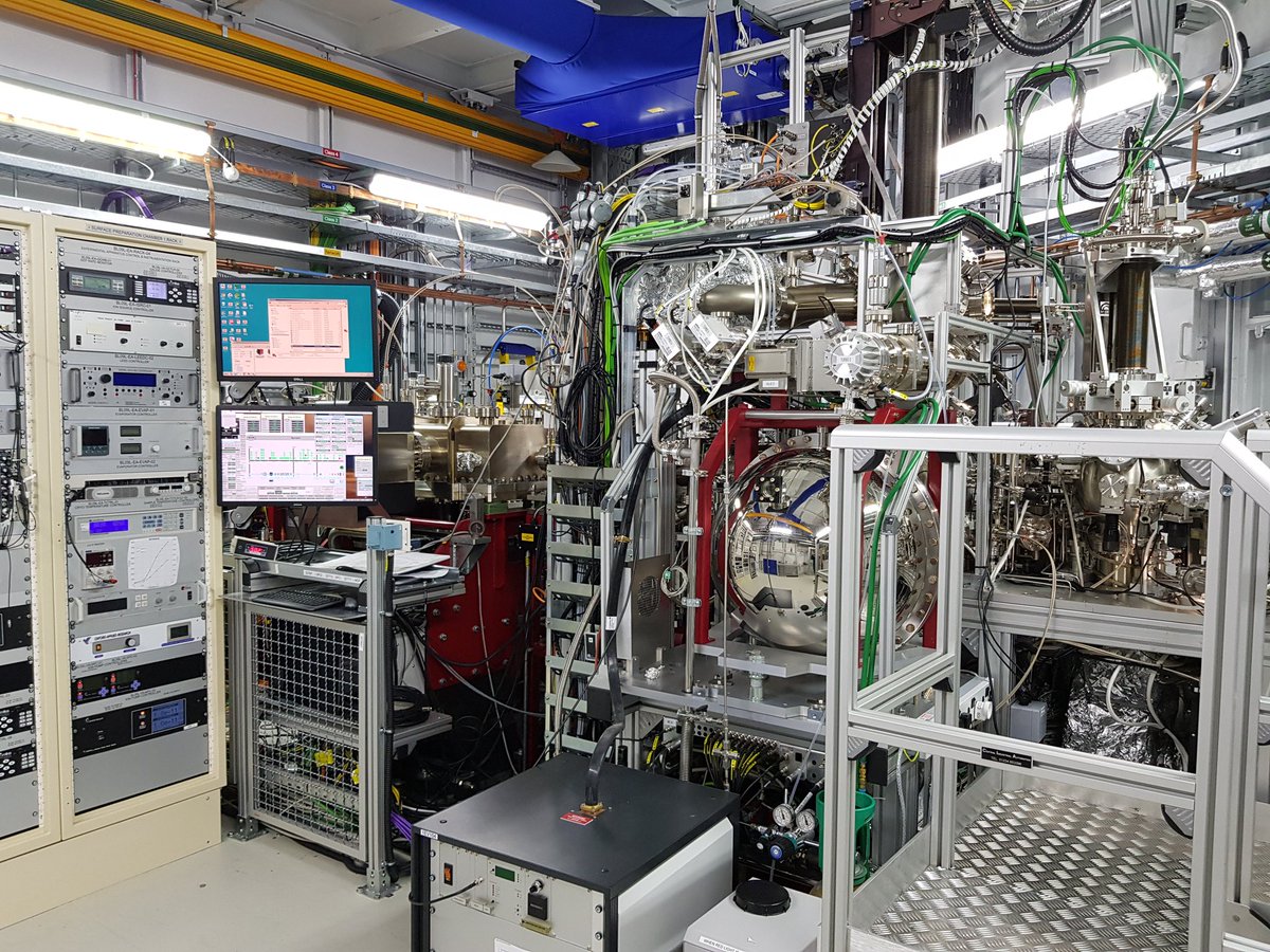 Back at Diamond Light Source for 7 days of time awarded to run x-ray standing wave experiments on I09. Easy to forget the sheer scale of this place! <a href="/DiamondLightSou/">Diamond Light Source</a>