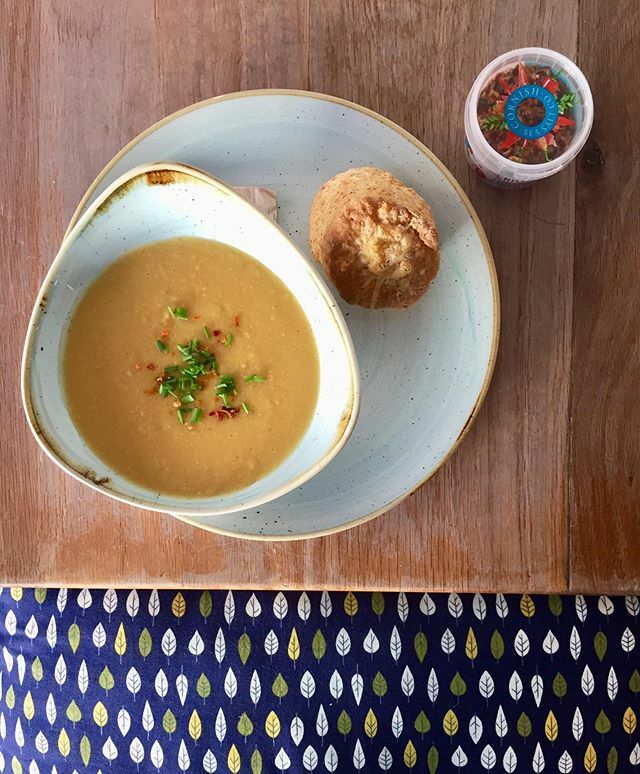thecopperspoon's tweet photo. It’s beautiful out there today!
We have made Sweetcorn chowder topped with chives and Cornish chilli sea salt served with your choice of warm bread or a Cornish blue cheese scone ❄️ #marazion #soup #sweetcornchowder #warmup #veganlunch #vegetariancafe #… https://t.co/JuXZNykczD https://t.co/eFM2GPoZ2p