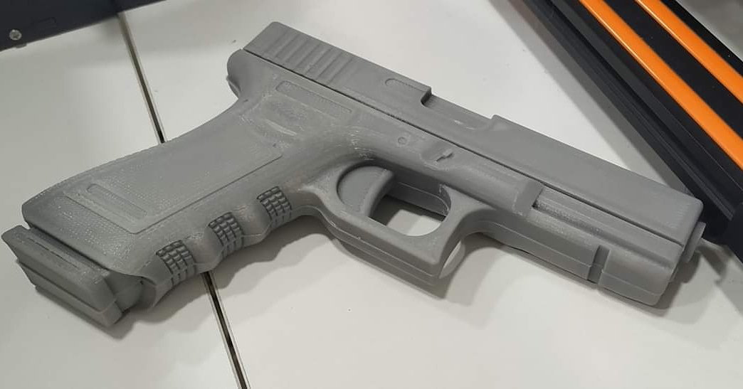 Formate3D's tweet photo. #3D #3Dprinting #3Dculture
Glock 22 replica con impresora 3D https://t.co/pDaPPLzDYf
