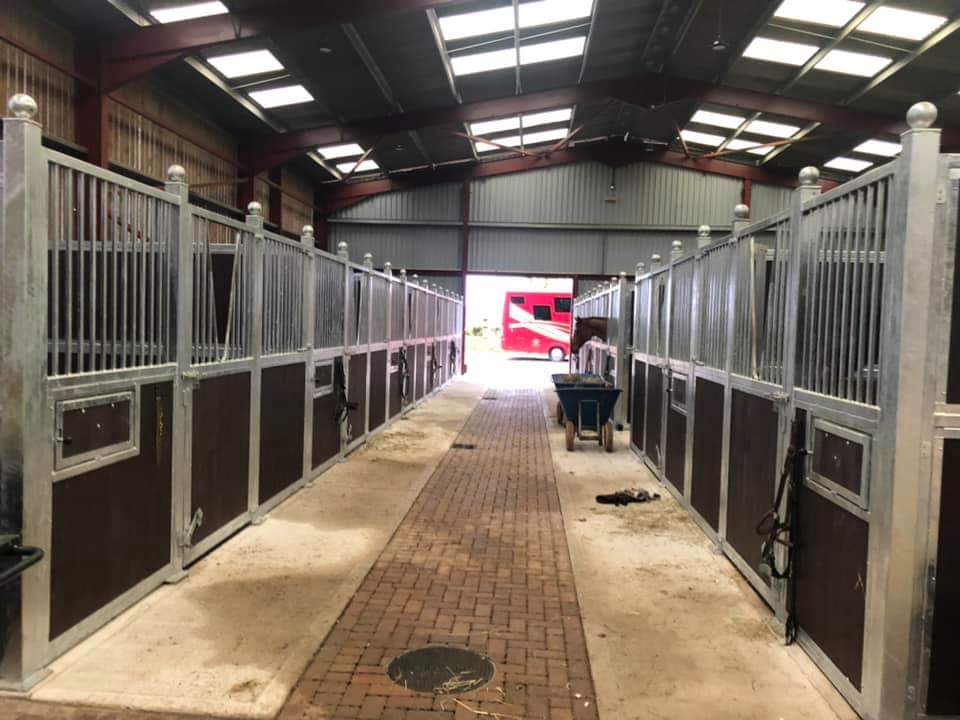 Last weeks return to fit full height hay racks to our Premium Range installation near Gloucester now that the sealed and bonded matting has been finished. Looking great and a very very happy customer. Thank you Matt Frost and Adam Kemp from AM Dressage! #Stables #dressage