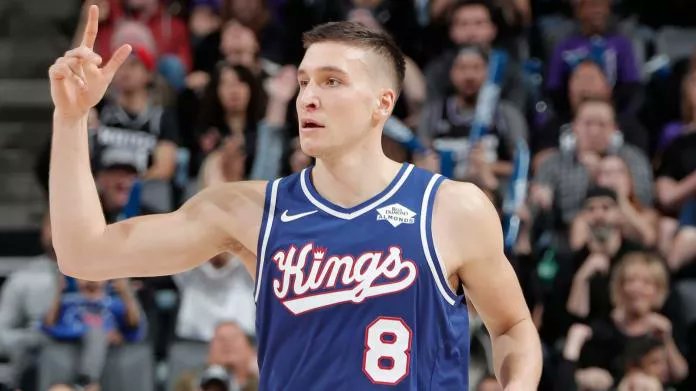 teambogdanovic8's tweet photo. #GameDay 📣

@MiamiHEAT 
 vs.
@SacramentoKings
🏀

5pm / 11pm (SERBIA) / 12am (TURKEY)⌚
AmericanAirlines Arena – Miami, FL🚩
NBA TV 💻

Go #KINGS 🙌
#BogdanBogdanovic #Bogdanovic #BB8 #SacramentoKings #SacramentoProud #NBA #NBA2K20 https://t.co/oAvQYMTk13