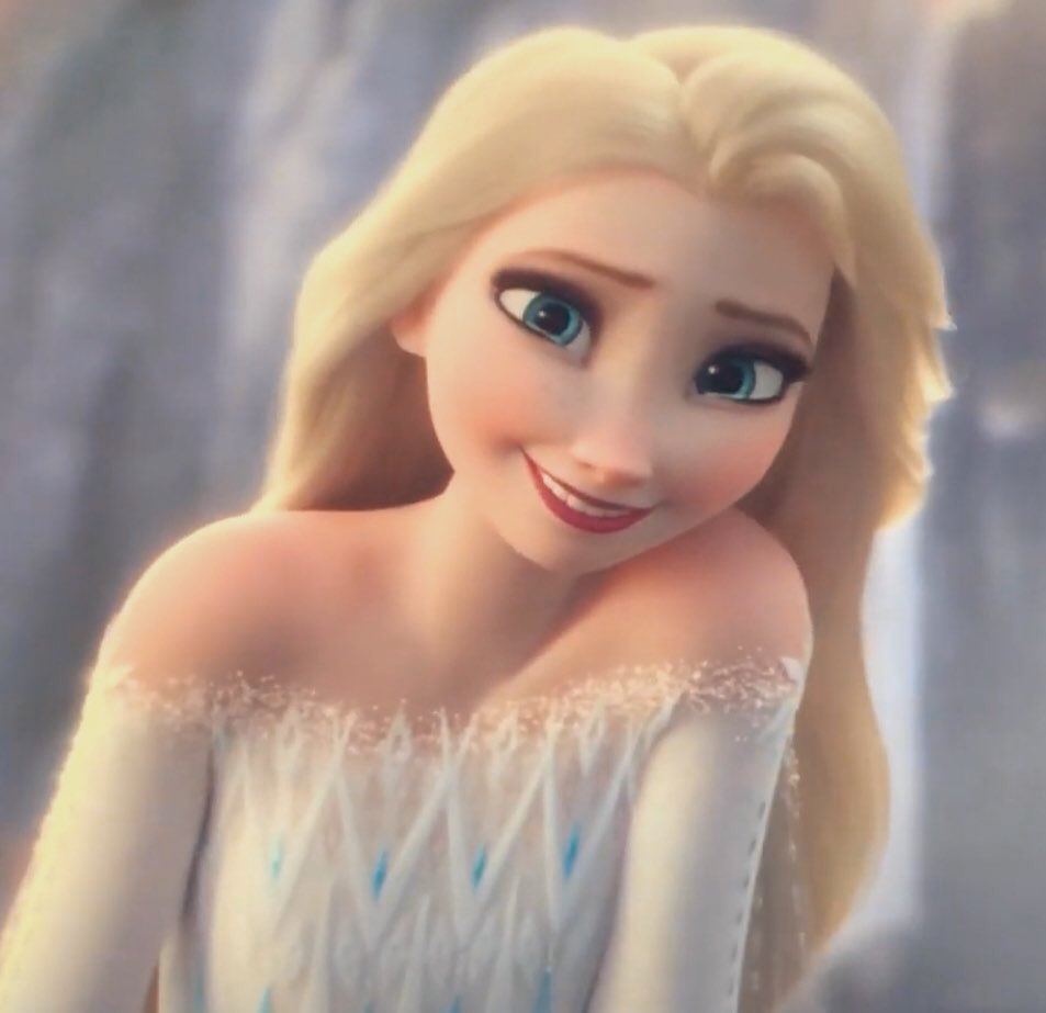LESBlANELSA's tweet photo. look at Elsa about to cry for seeing her son again https://t.co/EeOMZNuJvN