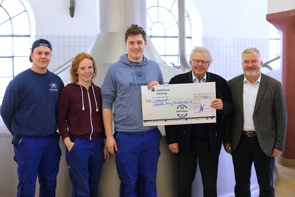 Unsere Azubis haben auf der Weihnachtsfeier 1000 Euro für die Krebshilfe Freising gesammelt - wir sind wahnsinnig stolz! :-) #weihenstephaner #weihenstephan #fightcancer #cancer #CancerAwareness