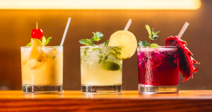 ⛵️Petit tour sur La Rochelle ! 
🥂Un classement pétillant des meilleurs lieux pour un afterwork dans cette ville magnifique ! 
✏️ Venez les découvrir ici : bit.ly/36kr2cl 
#afeterwork #soirée #Rochelle