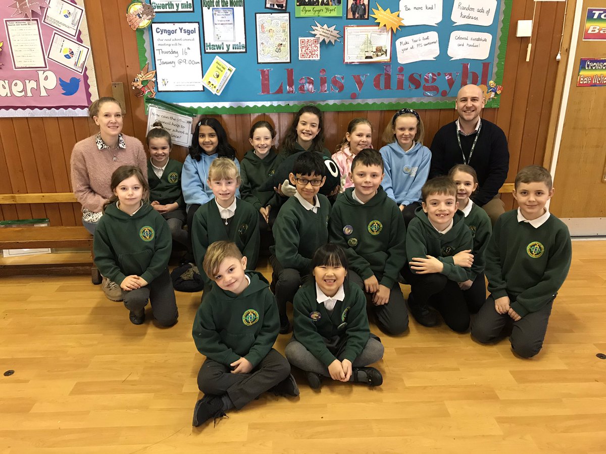 PenllergaerP's tweet photo. The School Council met with a very kind representative from @NSPCC today to talk about how our school can help raise money for the charity @NSPCC_Cymru #PPSPV #PPSSC #PPSHW #PPSACL #PPSECC #PPSEIC #PPSHCI #PPSRRS ๐ฆ ๐ https://t.co/xCYpuCRJyt