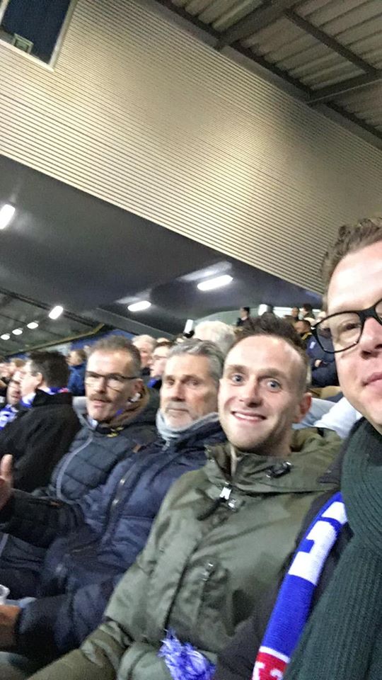 Boudesteyn's tweet photo. Wij waren wedstrijdbal sponsor tijdens @PECZwolle tegen FC Utrecht. We hebben een spannende wedstrijd gezien en na de wedstrijd nog even op de foto met Mike van Duinen. Top geregeld!😀👍

#Wedstrijdbalsponsor #PECZwolle #Boudesteyn #Hypotheken #Verzekeringen #Genemuiden #Zwolle https://t.co/Ofa1HmSYhI