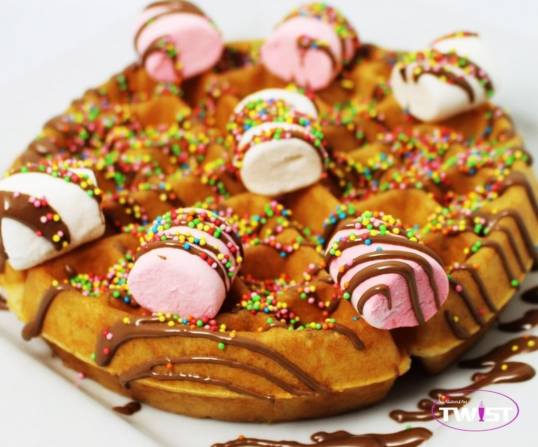 Hundreds and thousands with marshmallows, is just a treat too good to miss out on.

#dessert #food #foodie #instafood #foodporn #yummy #yum #delicious #sweet #instagood #sweettooth #sweets #desserts #dessertporn #feedfeed #tasty #eeeeeats #icecream #creamerytwist #romford #essex